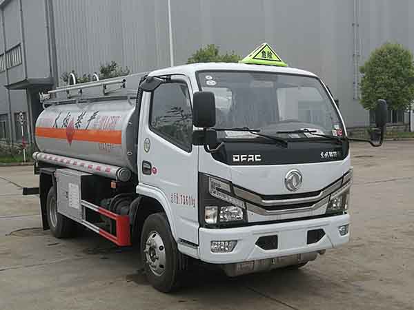 5.35汽油介質加油車 5.35汽油介質加油車